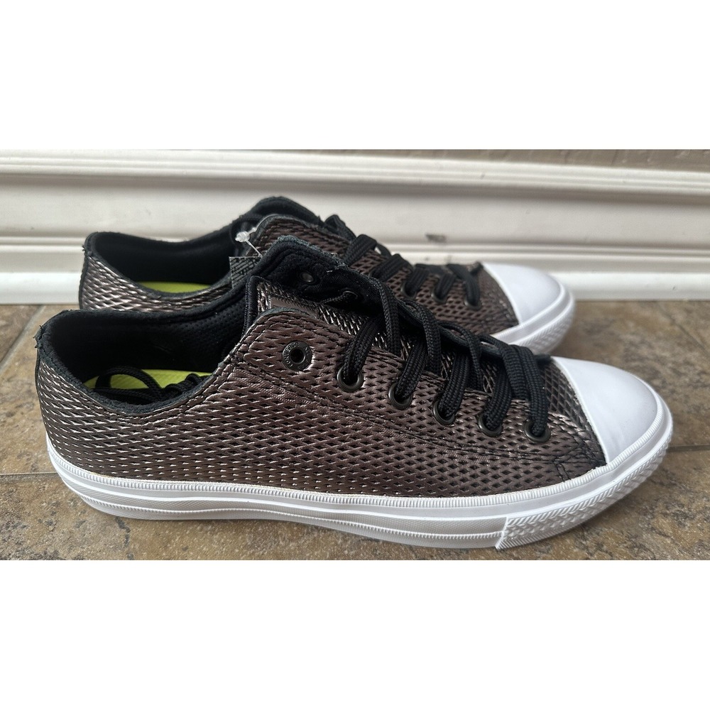Converse Chuck Taylor 2 Lunarlon low top Women 10 metallic leather EUC